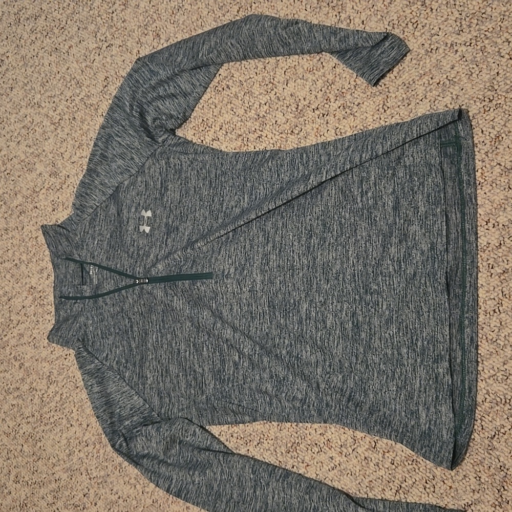 Womens Under Armour heatgear size Small